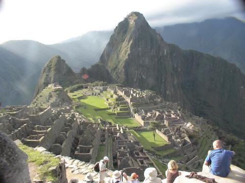 MachuPichu2005-00228-MachuPichu-Sunny View