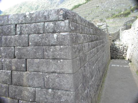 MachuPichu2005-00262-MachuPichu-Perfect Wall