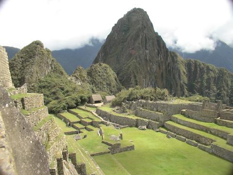 MachuPichu2005-00281-MachuPichu-Panorama1