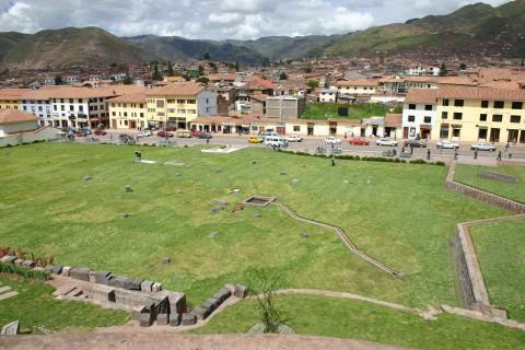 MachuPichu2005-00864-Cusco-Santa Domingo and Temple of the Sun-Courtyard
