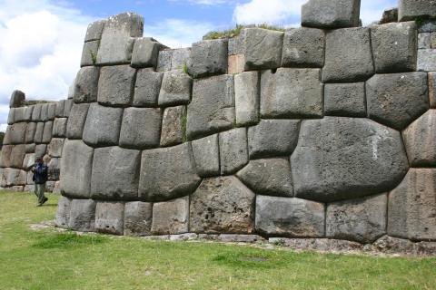 MachuPichu2005-00879-Cusco-Sacsayhuaman-Serpent Wall