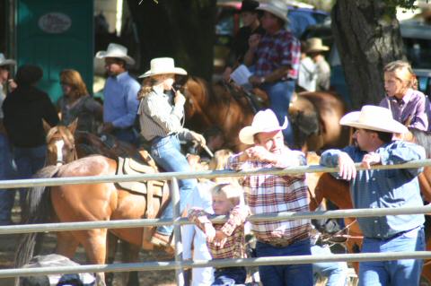 2004WoodsideJrRodeo603-HollieBeforeGoatTieing