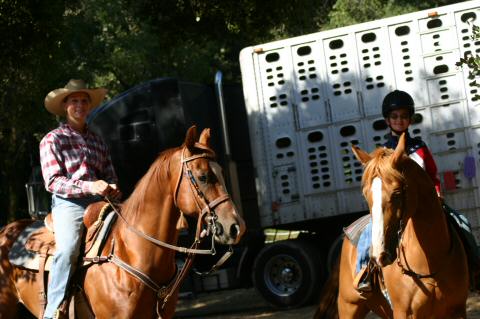 2004WoodsideJrRodeo607-KirstieKatie