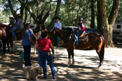 2004WoodsideJrRodeo610-KatieJamiEtAl