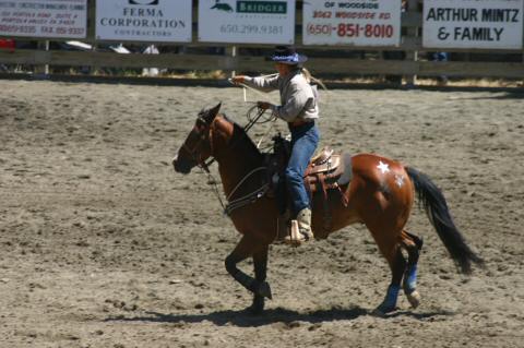 2004WoodsideJrRodeo627-BeccaRoping1