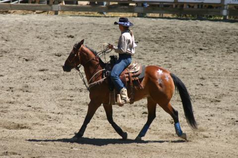 2004WoodsideJrRodeo628-BeccaRoping2